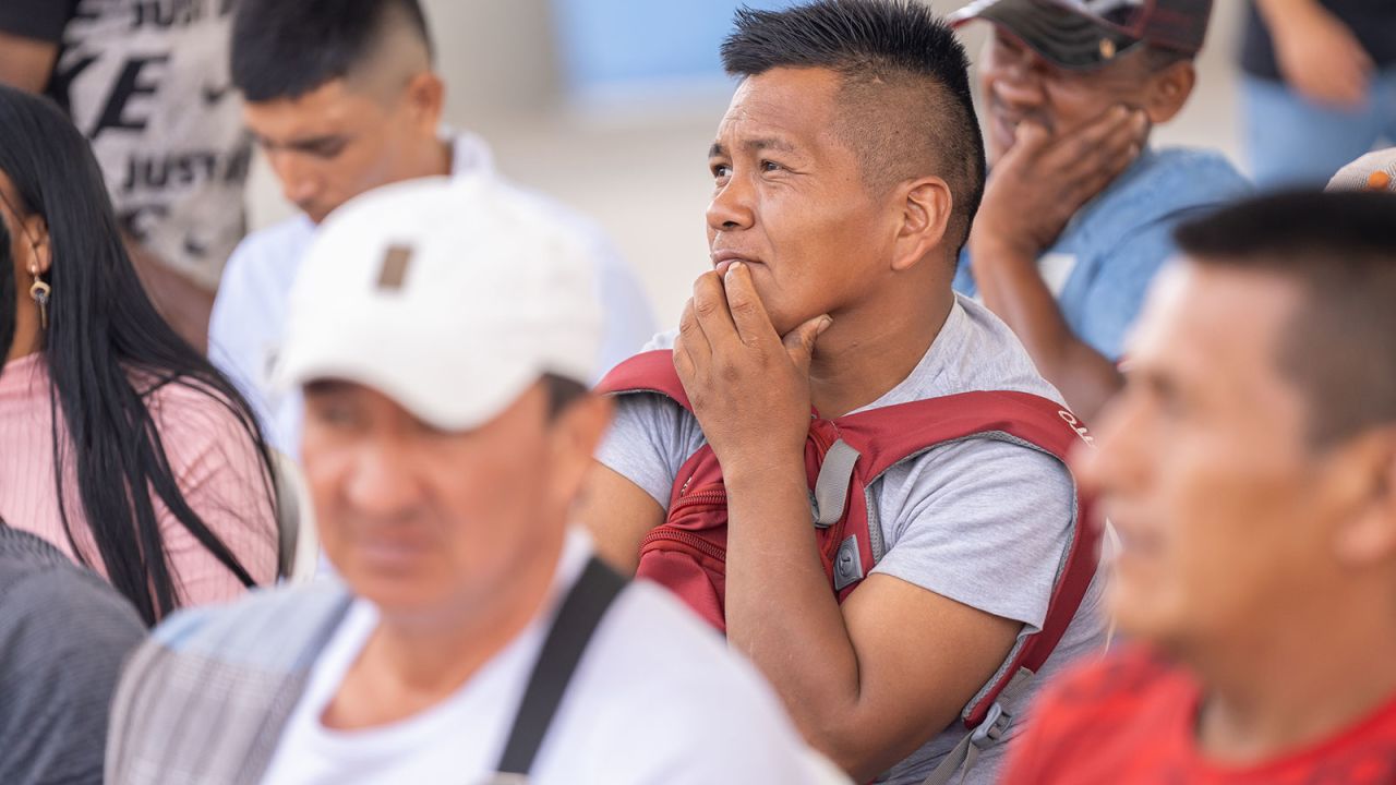 Meeting between Colombia's government and drug farmers in Cajibio.