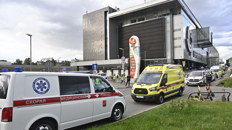 NextImg:Hot water pipe bursts in Moscow shopping center, killing four | CNN