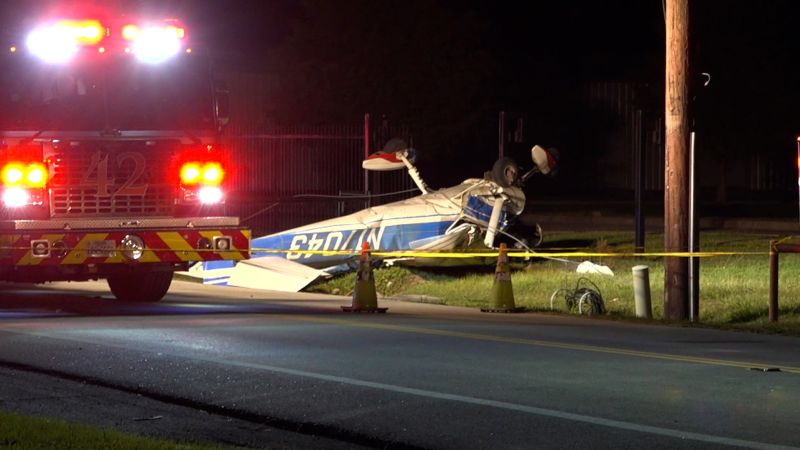 NextImg:Plane crashes into power line in Houston, leaving 1 dead | CNN