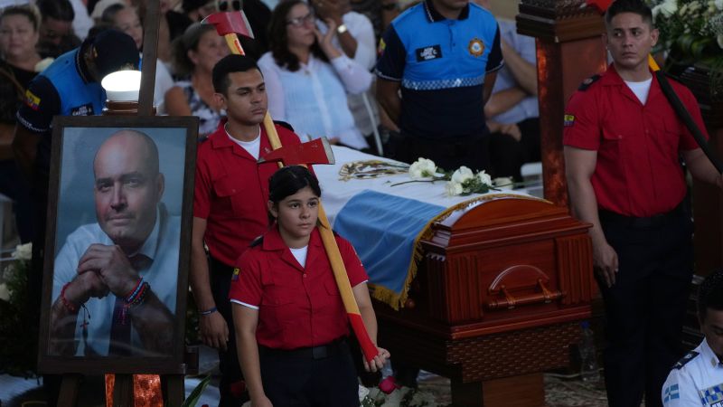 NextImg:How gang warfare jumped from Ecuador's prisons to the open street | CNN