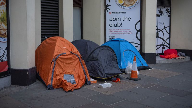 NextImg:This measure of homelessness in England has reached a 25-year high | CNN Business