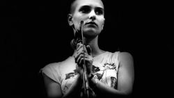 NETHERLANDS - JANUARY 01: Photo of Sinead O'CONNOR (Photo by Michel Linssen/Redferns)