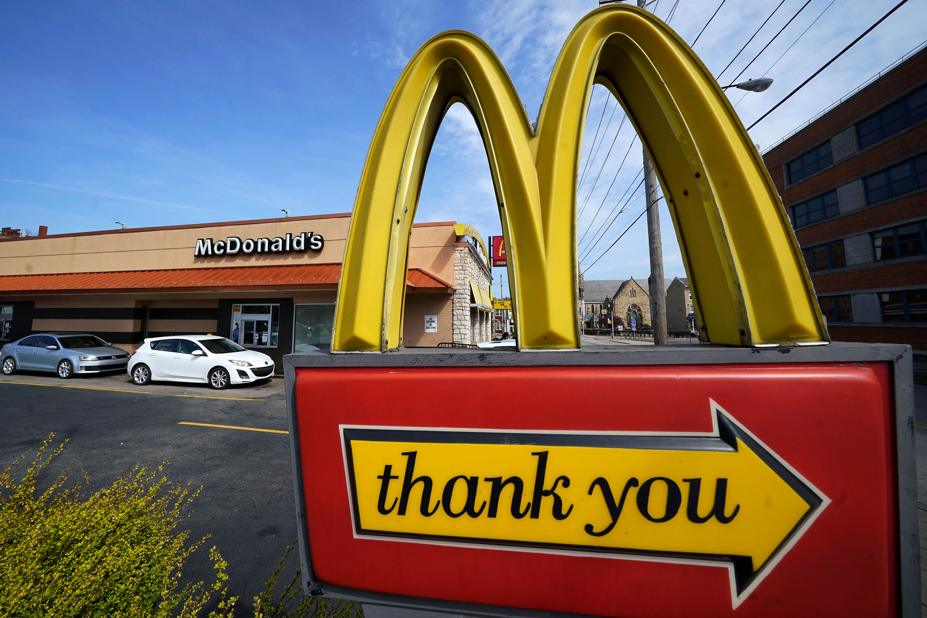 McDonald's Opens New Apple Store Restaurant