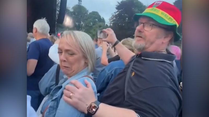 Video: Woman’s reaction goes viral after stranger caresses her at concert | CNN