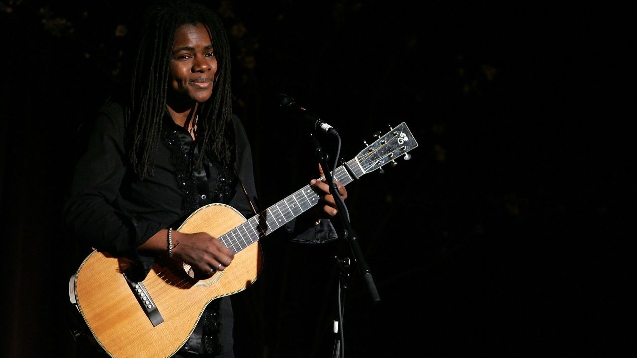 NEW YORK - JANUARY 31:  Musician Tracy Chapman performs live onstage at the AmFAR Gala honoring the work of John Demsey and Whoopi Goldberg at Cipriani 42nd Street January 31, 2007 in New York City.  (Photo by Bryan Bedder/Getty Images)
