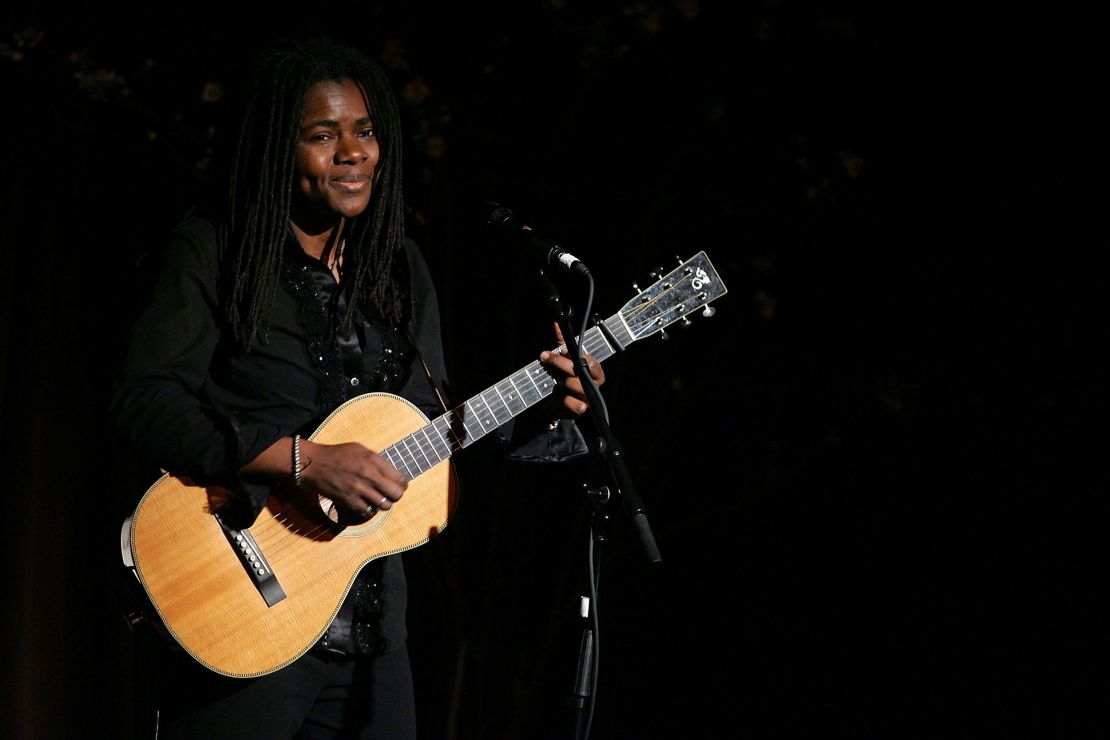 NEW YORK - JANUARY 31: Musician Tracy Chapman performs live onstage at the AmFAR Gala honoring the work of John Demsey and Whoopi Goldberg at Cipriani 42nd Street January 31, 2007 in New York City. (Photo by Bryan Bedder/Getty Images)