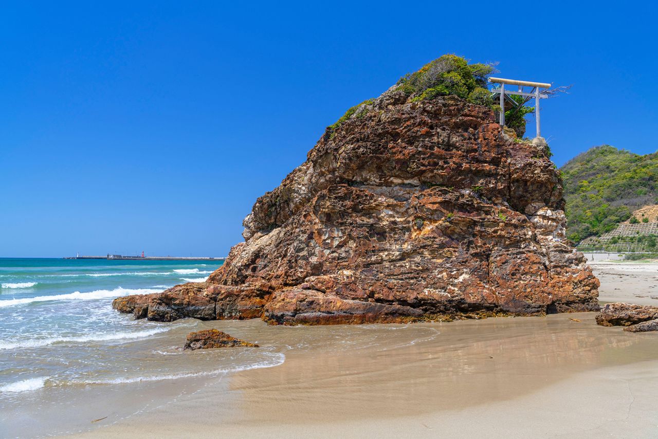 2R8RMRD Inasa Beach
