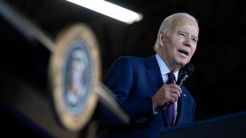 Read more about the article Inside how Biden’s frustrated advisers crafted an ‘aggressive’ response to Fitch’s downgrade of US credit – CNN