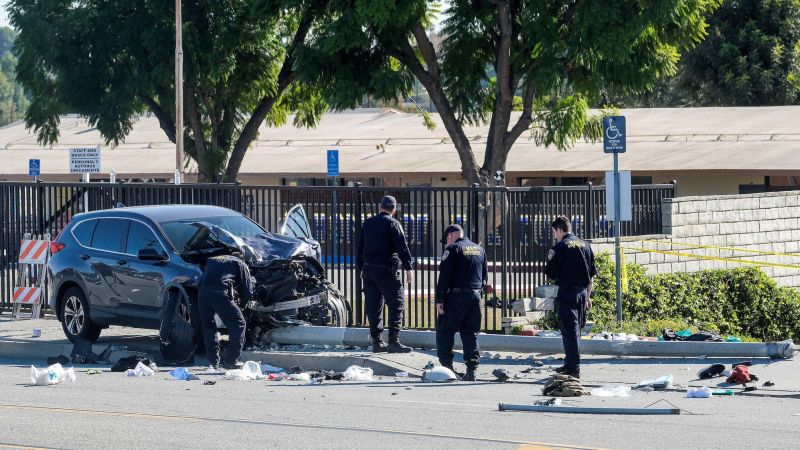 Новобранец от правоприлагащите органи на окръг Лос Анджелис почина 8 месеца, след като група стажанти бяха блъснати от шофьор по грешна посока по време на тренировка