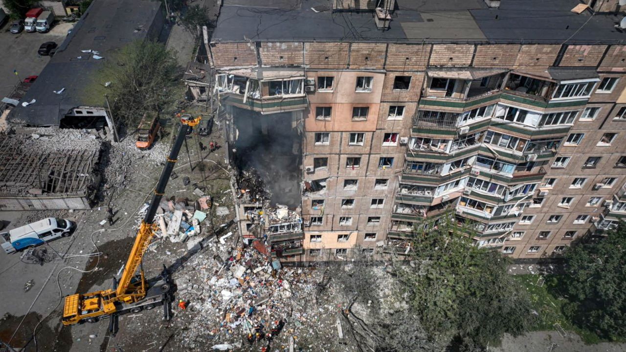 A view of a site of an apartment building heavily damaged by a Russian missile strike, amid Russia's attack on Ukraine, in Kryvyi Rih, Ukraine July 31, 2023. 