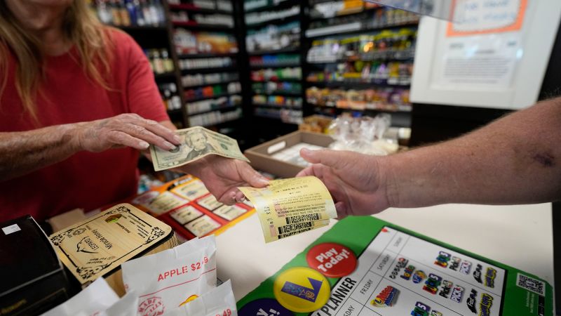 You are currently viewing A massive $1.05 billion Mega Millions jackpot is up for grabs in Tuesday’s drawing – CNN