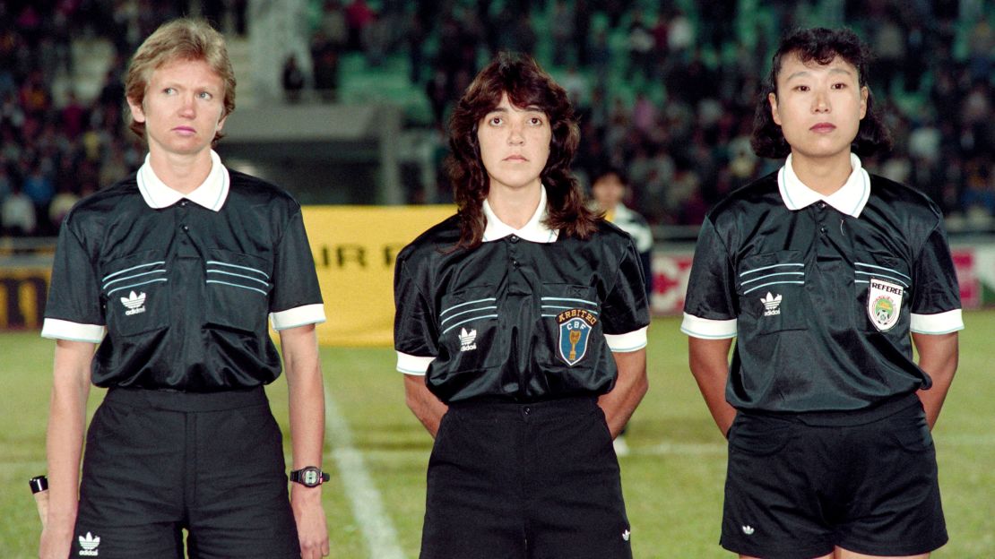 Claudia Vasconcelos lines up alongside Linda Black and Zuo Xiudi ahead of the 1991 third-place playoff