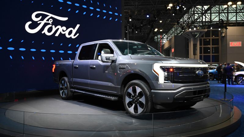 NextImg:Ford recalls 870,000 F-150 trucks for unexpected parking brake application | CNN Business