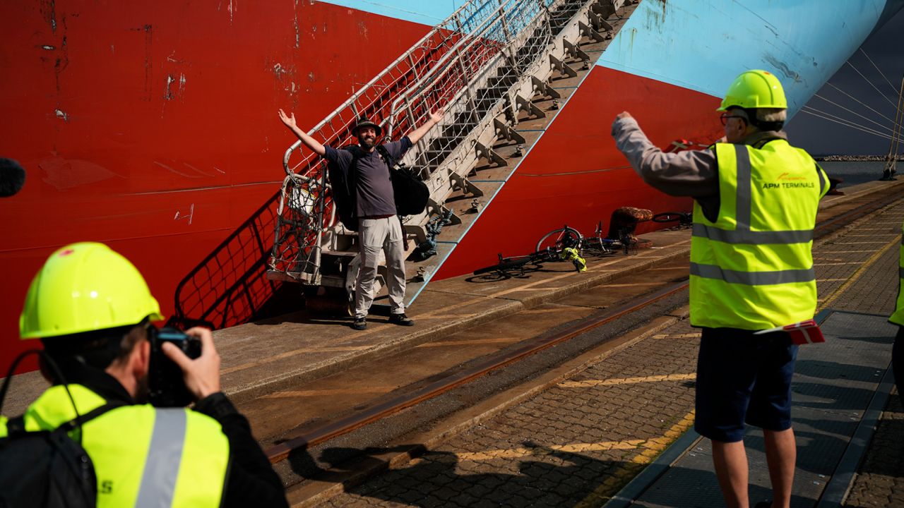 Pedersen disembarking from the cargo ship in Aarhus.