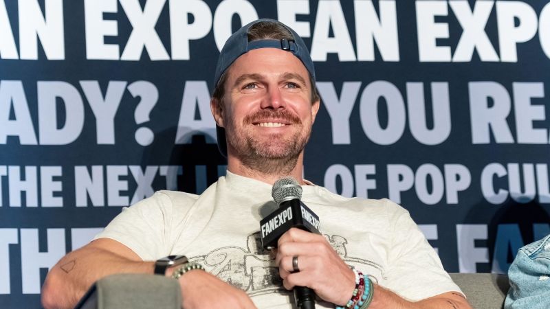 NextImg:Stephen Amell, former 'Arrow' star, speaks out against SAG-AFTRA strike | CNN