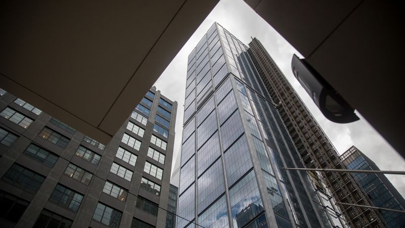 NextImg:Americans are 'unwittingly funding' blacklisted Chinese companies, Congressional panel says | CNN Business