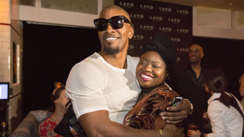 NextImg:Jamie Foxx says he 'would've lost my life' were it not for his sister | CNN