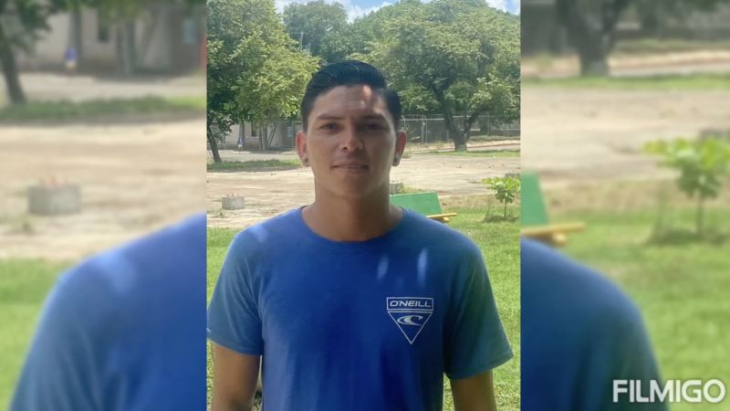 Тълпи почитат футболист, убит от крокодил в Коста Рика