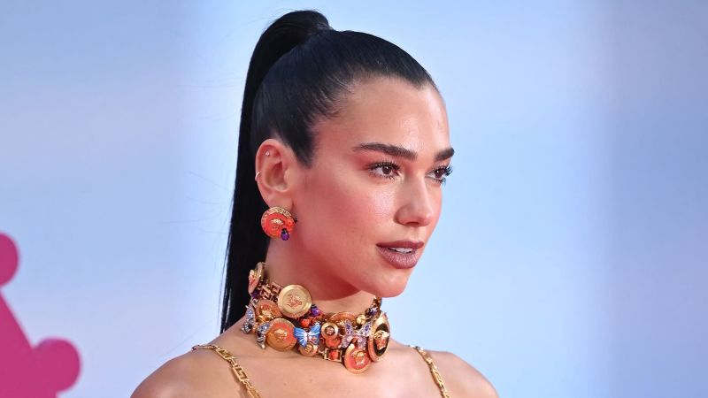 NextImg:Dua Lipa sued over copyright in 'Levitating' | CNN Business