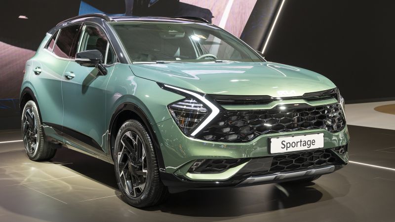 NextImg:Hyundai and Kia warn drivers of 90,000 vehicles to park outside due to fire risk | CNN Business