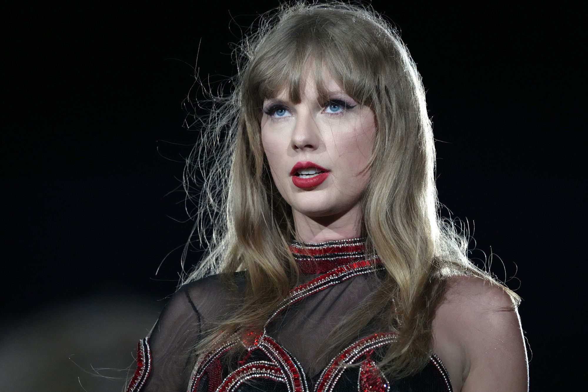 Taylor Swift urged to postpone Los Angeles shows