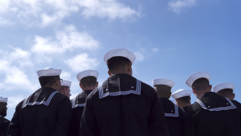 Двама моряци от ВМС на САЩ, арестувани за предполагаемо споделяне на чувствителна военна информация с Китай