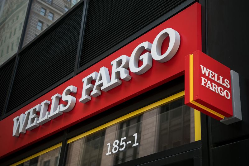 Wells Fargo: Customers Report Missing Deposits From Bank Accounts | CNN ...