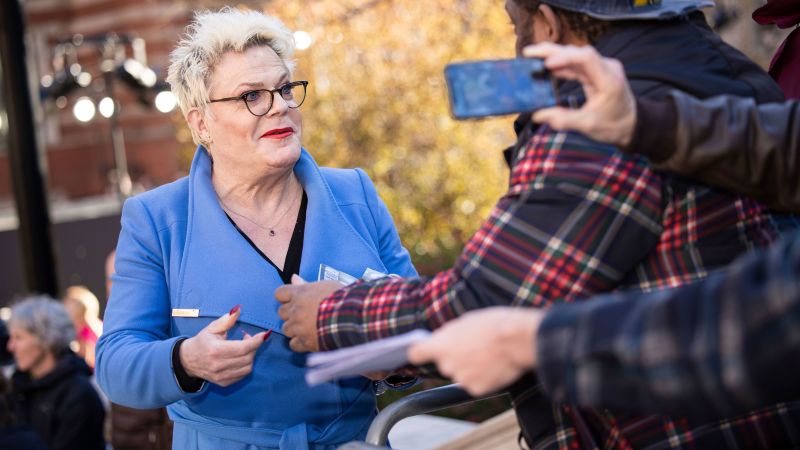 NextImg:Comedian and activist Eddie Izzard is planning to stand for UK parliament | CNN