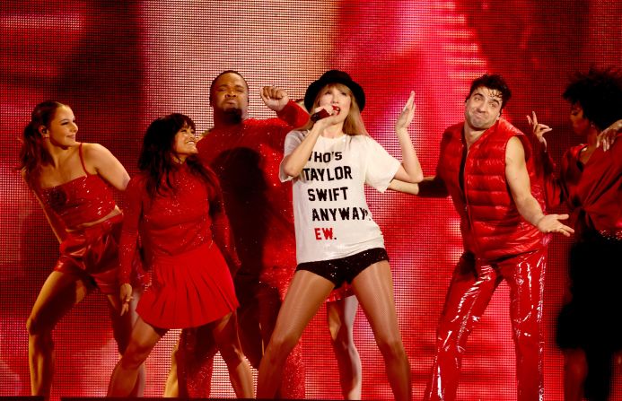 Swift performs "22" in Glendale in March 2023.