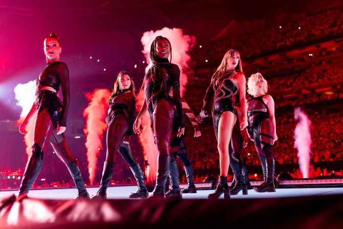 Swift dances during the "Reputation" set in Atlanta in April 2023.