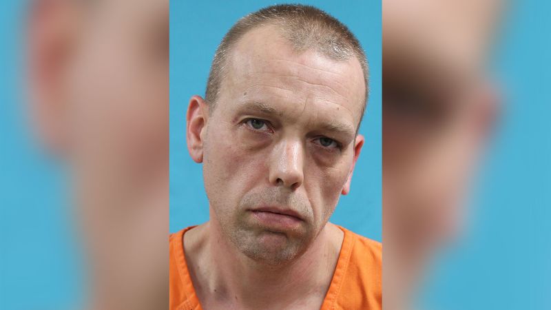 NextImg:Missouri man sentenced to nearly 16 years in prison for setting fire that destroyed Islamic Center in 2020 | CNN