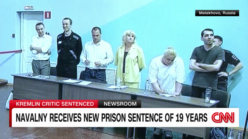 exp Navalny prison sentence alexander baunov intv 080504aseg2 cnni world_00002001.png