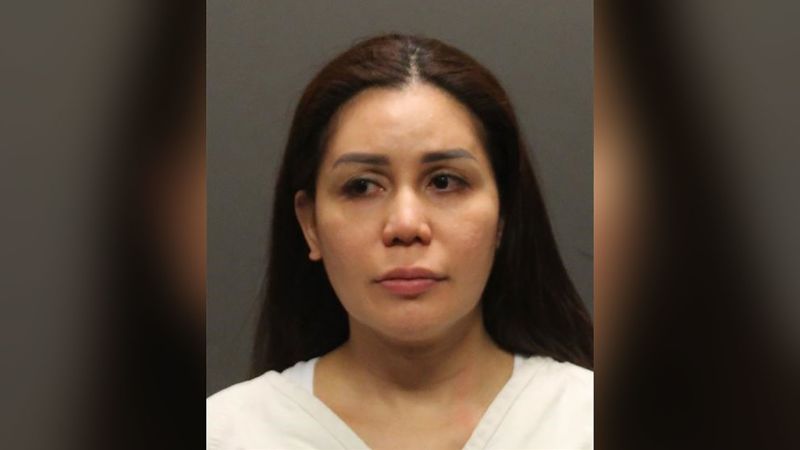 Жена от Аризона е обвинена в опит да убие съпруга