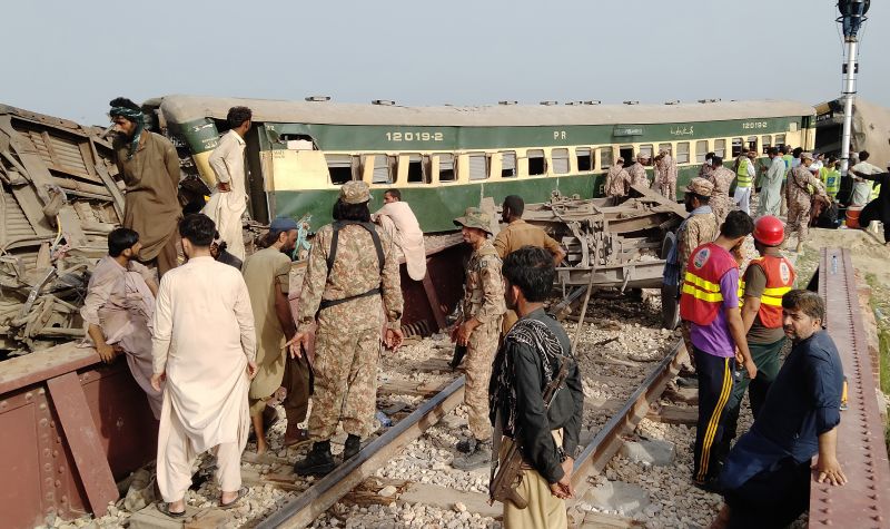 At Least 30 Killed, 67 Injured After Train Derails In Pakistan - Egypt ...