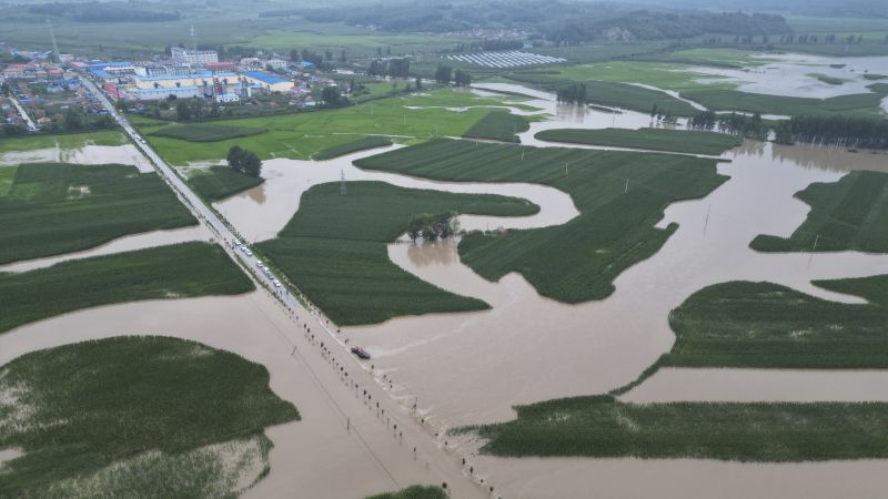 NextImg:Deadly floods hit China's major grain-producing region, fueling food security concerns | CNN