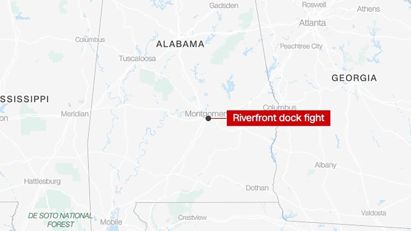 Полицията издава заповеди след голяма „физическа кавга“ на дока в Алабама