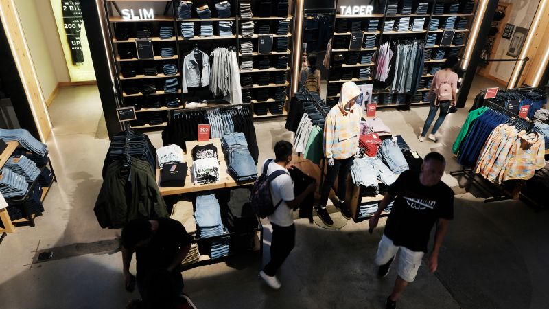 NextImg:Here's what CEOs are saying about consumer spending | CNN Business