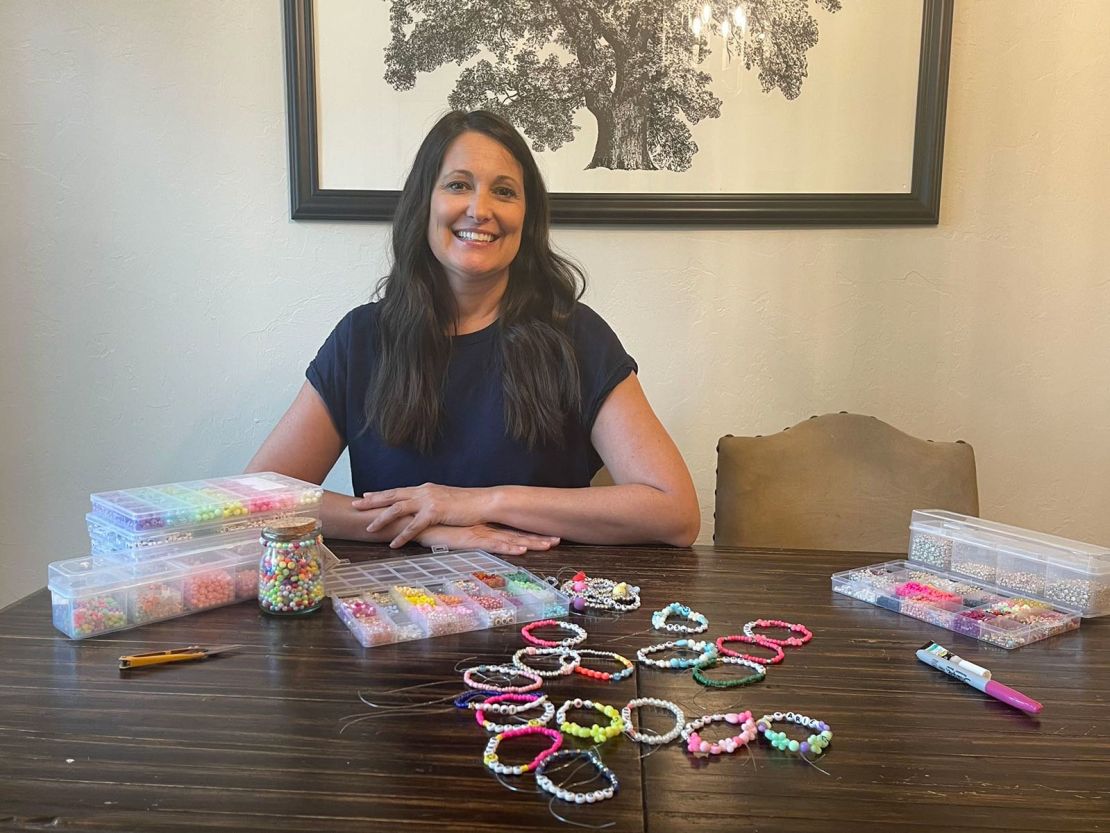 Jamie Thompkins has sold more than 5,000 friendship bracelets to Taylor Swift concertgoers.