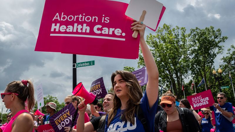 Sondage Les actualites: le rôle de l’avortement en tant que test décisif électoral ne s’est pas estompé un an après la décision de la Cour suprême annulant Roe