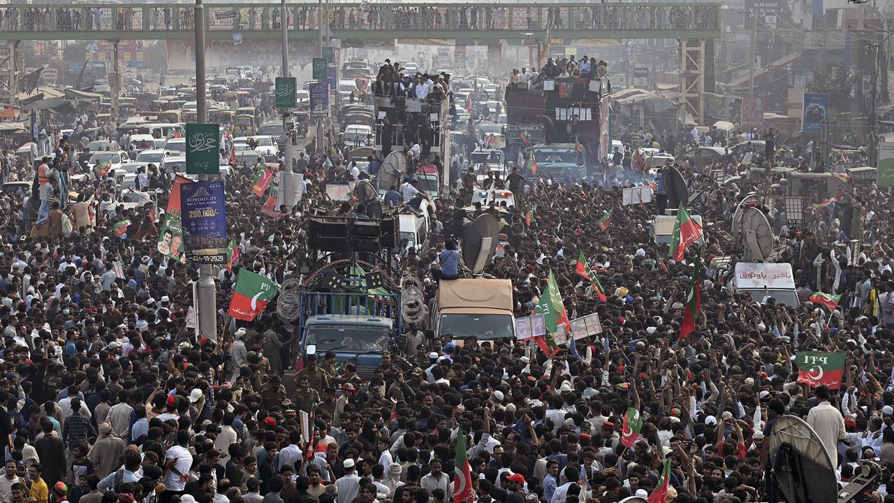 Supporters of Pakistan's main opposition Tehreek-e-Insaf (PTI) party at a rally in Lahore, Pakistan on October 30, 2022.  