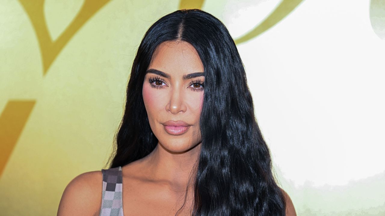Kim Kardashian reveals she broke her shoulder CNN