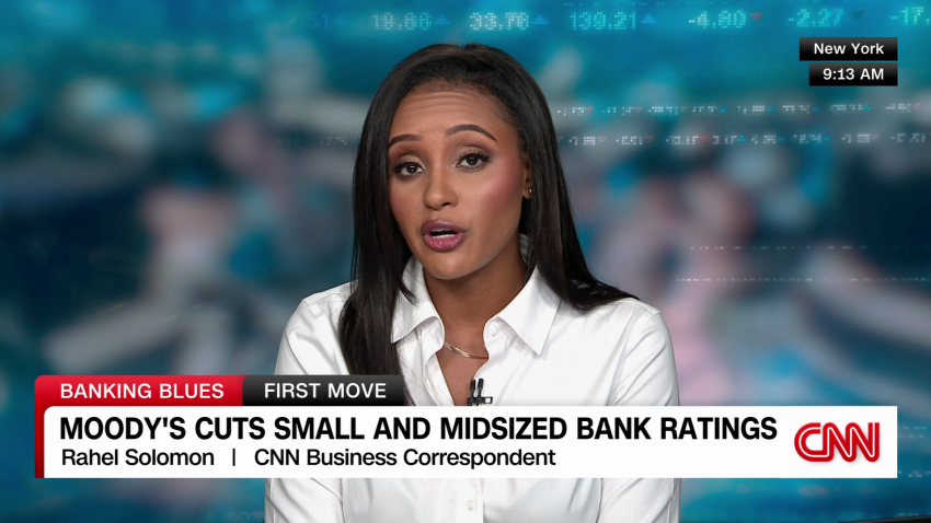 exp moodys downgrade solomon live FST 080809ASEG2 cnni business_00002701.png