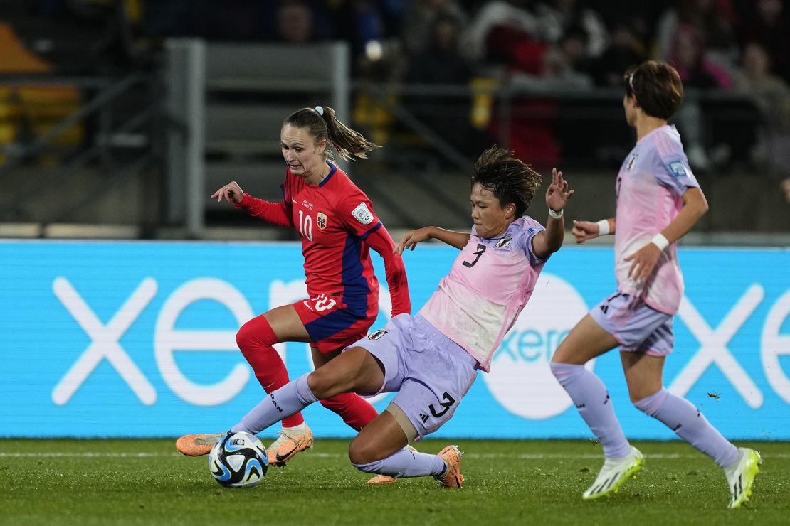 Moeka Minami challenges for the ball against Norway.