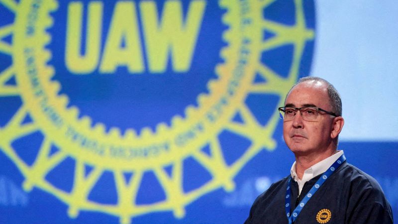 NextImg:UAW angrily tosses Stellantis contract offer in trash | CNN Business