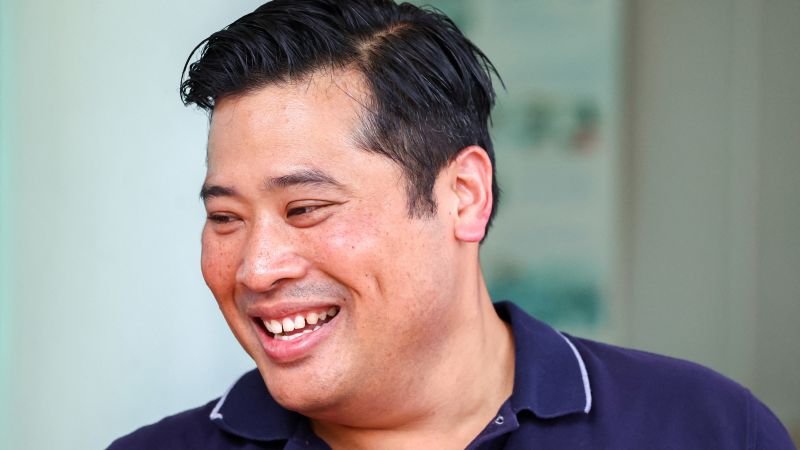 NextImg:King's estranged son makes surprise return to Thailand after 27 years | CNN