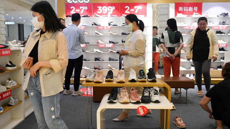 NextImg:China slips into deflation as consumer prices fall for the first time in more than two years | CNN Business