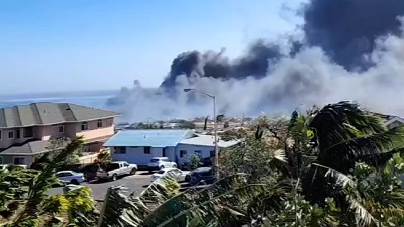 People jumped into the ocean off Maui to stay safe from wildfires that Hurricane Dora helped fuel | CNN