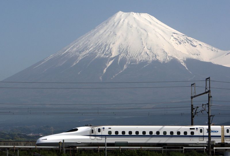 Japan s Tokyo Osaka bullet train ends snack cart service CNN