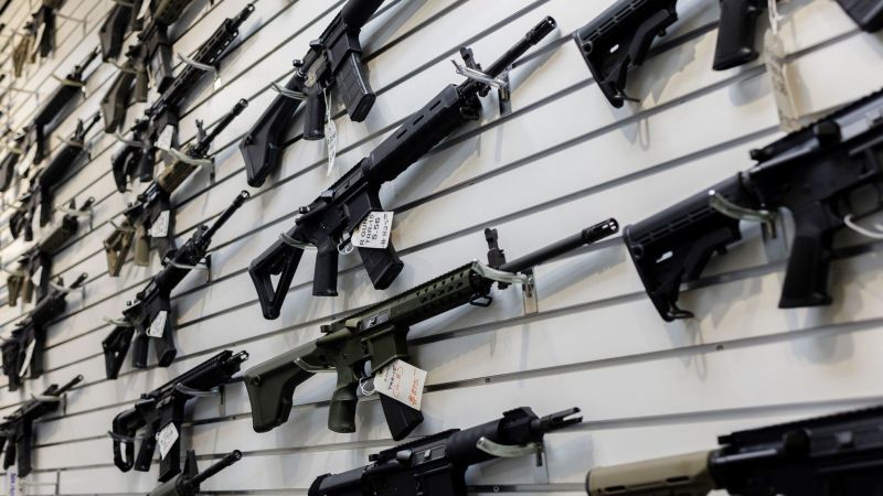 Федералният апелативен съд отменя закона, забраняващ на потребителите на незаконни наркотици да притежават огнестрелни оръжия