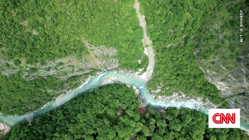exp call to earth bosnia river pkg 081001ASEG2 cnni world_00004627.png